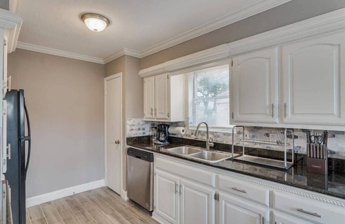 Dallas Casa | Beautiful House for BIG Groups with a Cinema Room