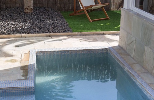 Corralejo Chalet De Esquí | Bonita casa con pequeña piscina ideal para familias con niños.