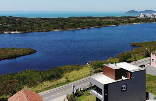 Lagoa Pequena Casa | Linda casa frente a la pequeña Laguna y al lado de la Playa de Nuevo Campeche!