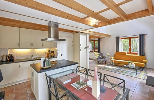 Rekem Casa | Beautiful house in the woods on park by water