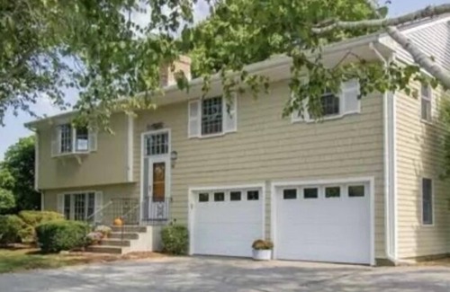 Newport East Casa | Beautiful House near Beach and Castle Hill