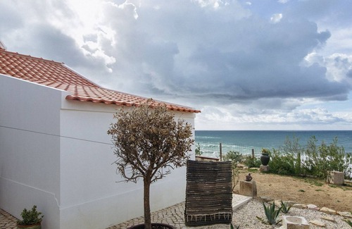 Azenhas do Mar Casa | HERMOSA CASA EN UN ACANTILADO POR EL OCÉANO