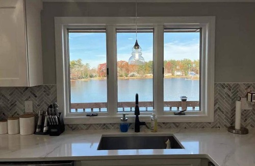 Coventry Casa | Beautiful house on the lake