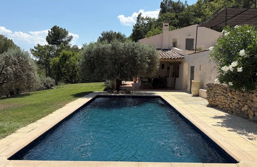 Lurs Casa | Hermosa casa rodeada de naturaleza con piscina.