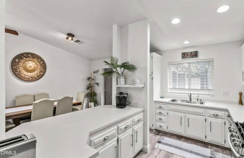Camarillo Casa | Hermosa casa para relajarse y disfrutar cerca de las tiendas y la playa de Camarillo