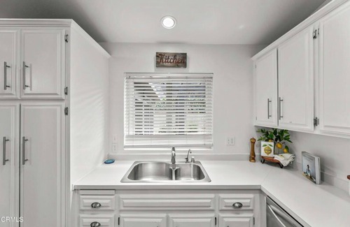 Camarillo Casa | Hermosa casa para relajarse y disfrutar cerca de las tiendas y la playa de Camarillo