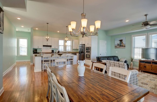 North Carolina Coast Casa | * Hermoso * Construido 2018 - 4 recámaras, 3. 5 bth (3 camas king), suite mstr, acceso a la playa