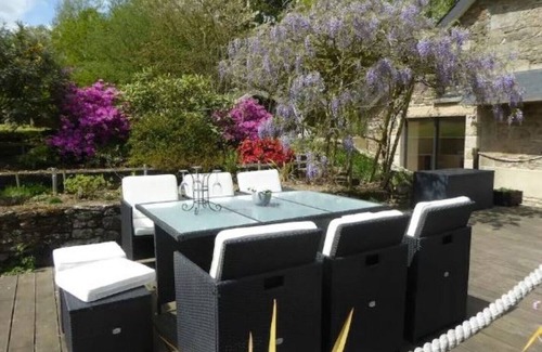 Meneac Casa | Hermosa casa con piscina propia y bañera de hidromasaje en Quiet Hamlet junto al lago privado