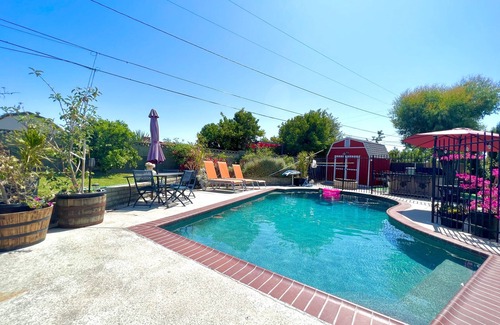 Sherwood Forest and Thistle Development Casa | Beautiful house with pool near Disneyland & Knotts Convention Center in Anaheim