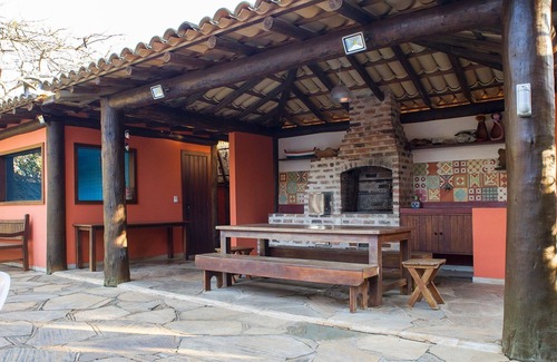 Village da Ferradura Villa | Beautiful house with seven suites, on Rua da Praia da Ferradura, with pool, sauna and gourmet space