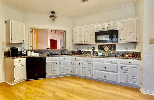 Northeast Carrollton Casa | Beautiful House With Hot Tub and Pool