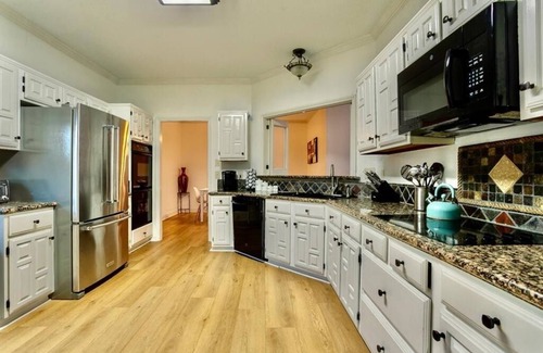 Northeast Carrollton Casa | Beautiful House With Hot Tub and Pool