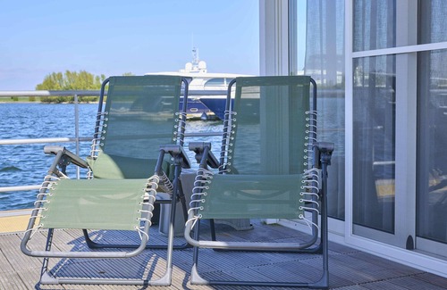 Kerkdriel Alquiler De Eote | Beautiful houseboat in harbour of Kerkdriel