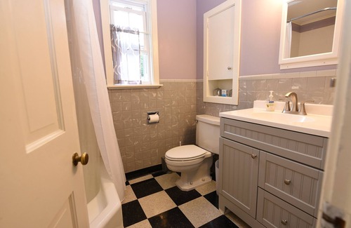Greenfield Apartamento | Cerca de las universidades y colegios en Deerfield y Northfield.