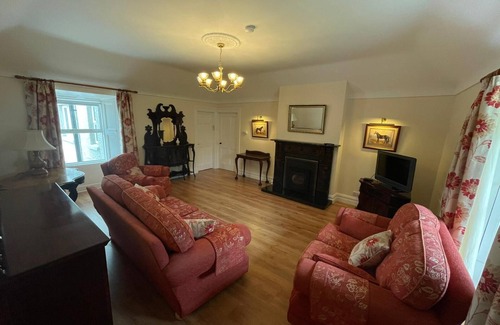 South Tipperary Otro | Beautiful Irish Farmhouse an Hours Drive From Four Irish Cities