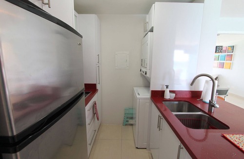 Isla Verde Condominio | Hermosa 2 habitaciones 2 baños Isla Verde frente a la playa!