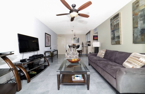 San Juan Apartamento | Beautiful Isla Verde Apartment by the Beach!