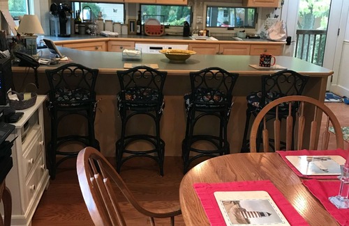 Put-in-Bay Casa | Beautiful island retreat with quiet well landscaped surroundings
