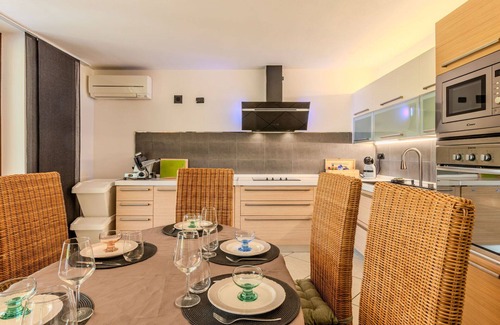 Casnate Con Bernate Villa | Casa de vacaciones con piscina privada, WIFI, A/C, TV, patio, vista panorámica, aparcamiento