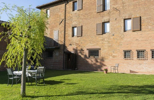 Castiglione del Lago Casa | Apartamento en villa con A/C, bañera de hidromasaje, piscina, WIFI, TV, patio, aparcamiento