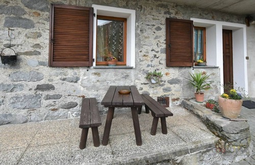 Mazzo di Valtellina Apartamento | Bonito apartamento para 4 personas con WIFI, TV, terraza, mascotas permitida y aparcamiento
