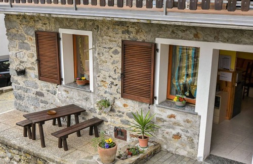 Mazzo di Valtellina Apartamento | Bonito apartamento para 4 personas con WIFI, TV, terraza, mascotas permitida y aparcamiento