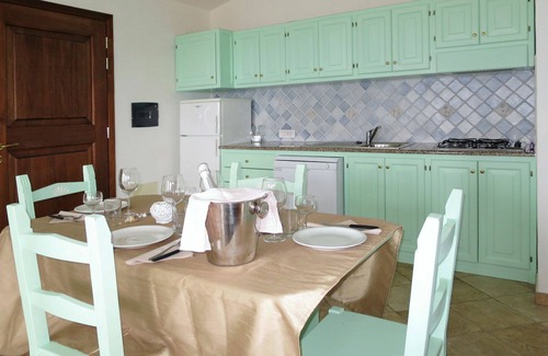 Santa Reparata Apartamento | Bonito apartamento con piscina, A/C, TV, terraza, mascotas permitida y aparcamiento