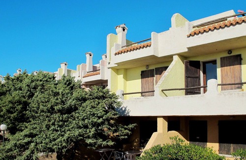 Santa Reparata Apartamento | Bonito apartamento con piscina, A/C, TV, terraza, mascotas permitida y aparcamiento