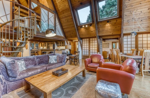 Trinidad Casa | Hermoso marco A de inspiración japonesa con exuberantes jardines y una bañera de hidromasaje privada