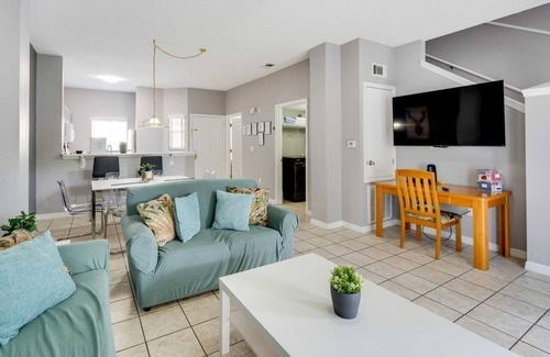 Kissimmee Casa | Beautiful Kissimmee Townhome Near Theme Parks!