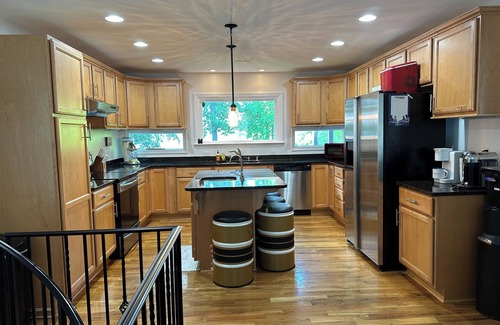 Leasburg Casa | Beautiful lake front family home