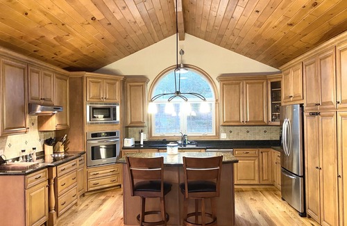 Niobe Casa | Beautiful Lake House in Point Chautauqua- Available Year Round! NEW BUNK ROOM