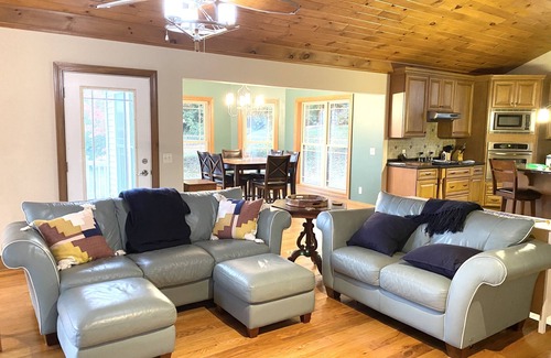 Niobe Casa | Beautiful Lake House in Point Chautauqua- Available Year Round! NEW BUNK ROOM