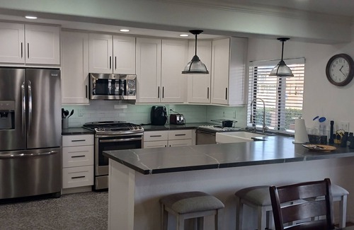Victorville Casa | Beautiful lake house in private community.