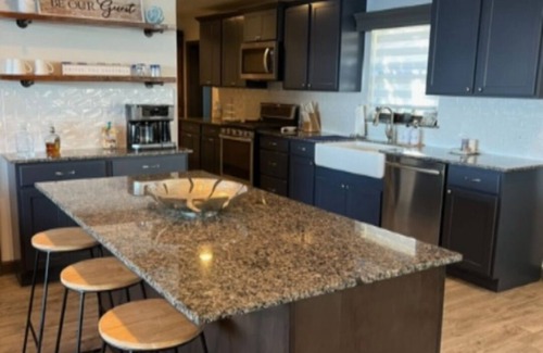 Vinita Casa | Beautiful Lake House on cliff overlooking South Grand Lake. Breath-taking views!