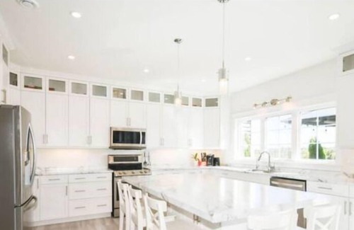 Peggy's Cove Casa | Beautiful Lakefront Home Near Peggy’s Cove