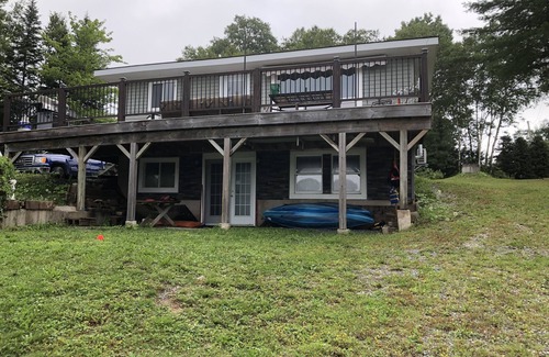 Chester Cabaña | Beautiful Lakefront Cottage