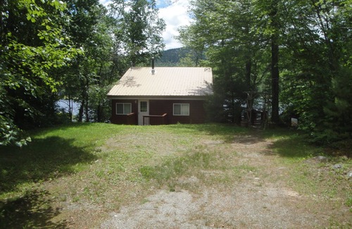 Lucerne-in-Maine Cabaña | Cottage Lakefront hermosa con vistas a la montaña