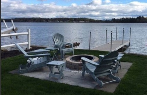 Laconia Casa | Hermosa casa frente al lago, minutos perfectamente ubicados. a esquiar, ir de compras y comer