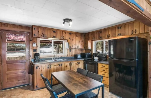 Newbury Casa | Beautiful lakefront Summer Lake House & Ski Cottage near Mt. Sunapee