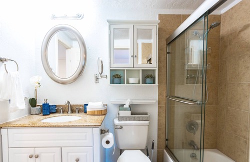 April Sound Apartamento | Beautiful LakeFront Home with pool /6guest