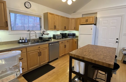 Kabletown Casa | Beautiful Lakehouse, private dock, fast WiFi near Harpers Ferry