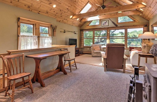 Milford Casa | Beautiful Lakeside Milford Family Home & Deck