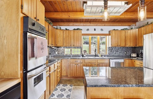 Amery Casa | Beautiful lakeside retreat on Bear Trap Lake in Amery