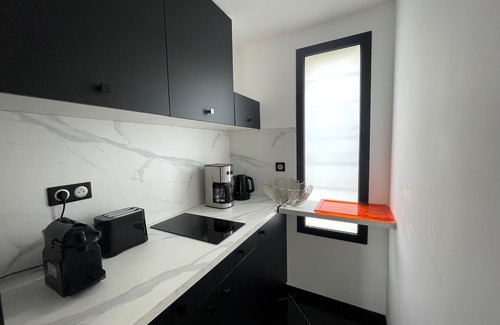 Bandol Villa | CHALET CONTEMPORÁNEO DE ALTA PARED EN LOS PINS.