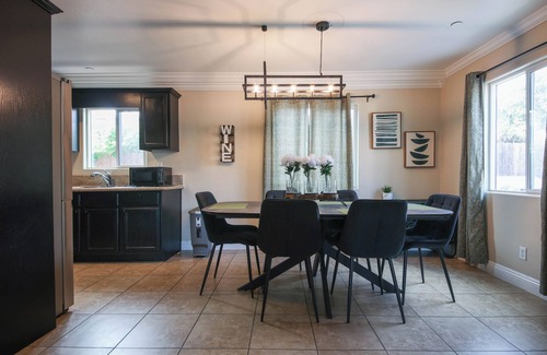 Los Angeles Apartamento | Beautiful large Home. Just a few minutes from DTLA