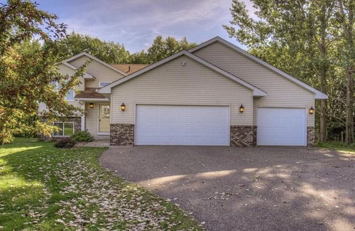Chisago City Casa | Beautiful Large Lake House!