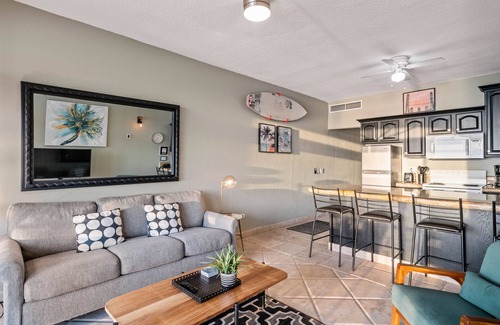 San Jose del Cabo Condominio | Beautiful Las Olas beachfront condo. A surf lover's dream!