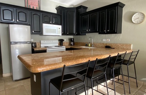 San Jose del Cabo Condominio | Beautiful Las Olas beachfront condo. A surf lover's dream!