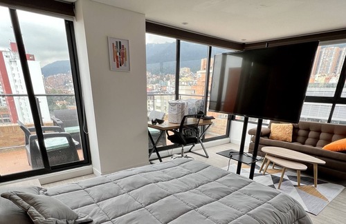 Chapinero Casa | Beautiful Loft with view of Los Cerros Capitalinos